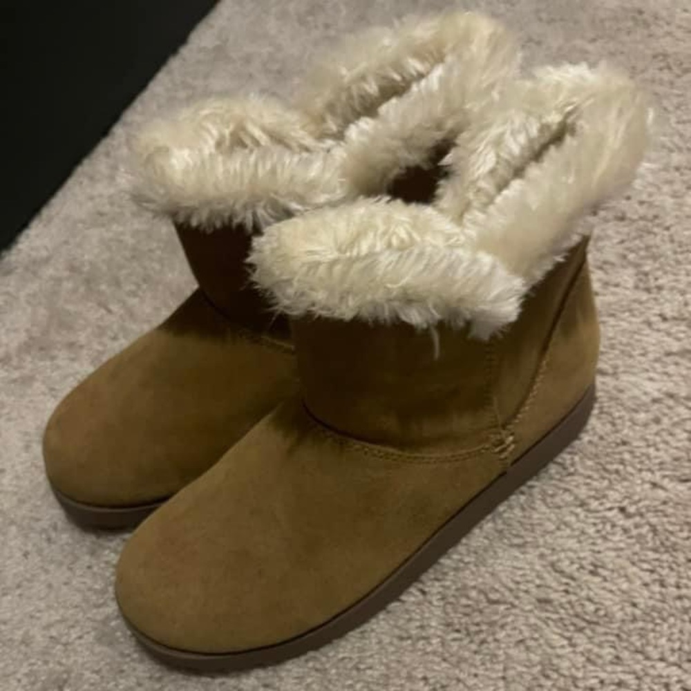 Target Fur lined boots new without tags